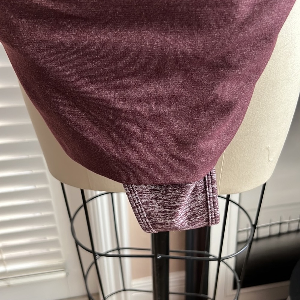 Lululemon - Picture 2 of 9